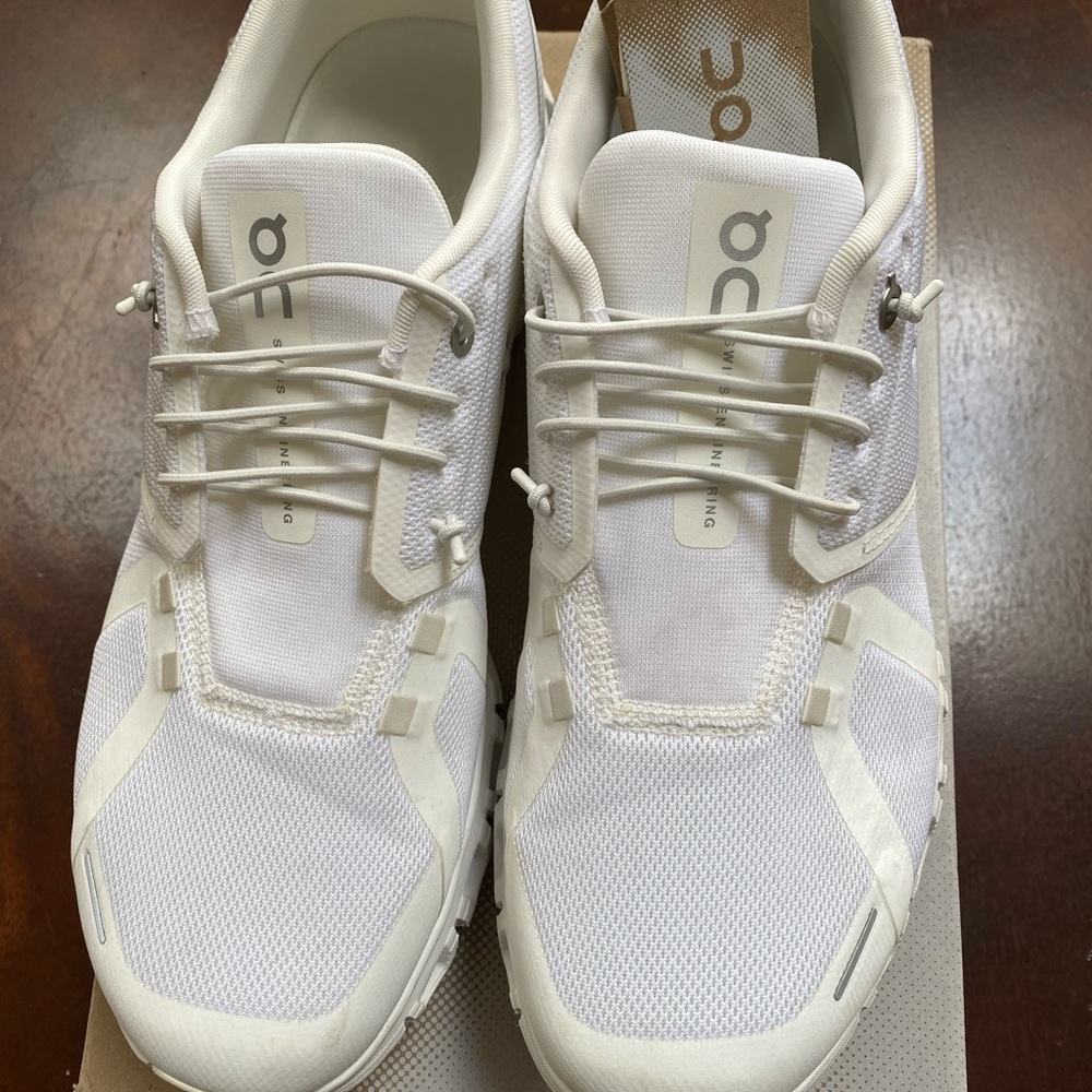 On iCloud 6 Running Men's White Mesh Sneakers